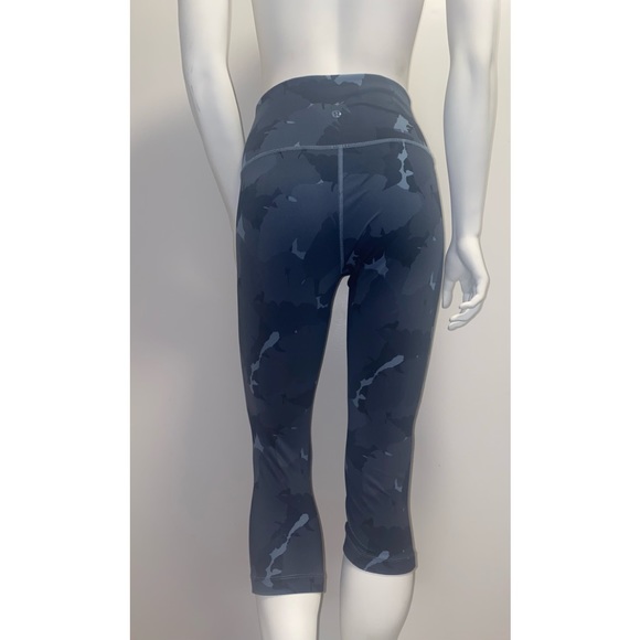 Camouflage Lululemon Crop Leggings - Picture 3 of 4
